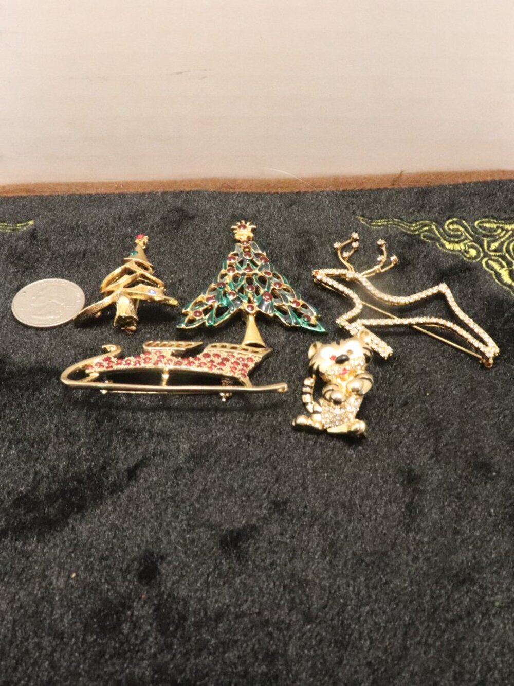 Lot of 5 Women's Christmas pins (Brooches) some Gold Tone One by Monet